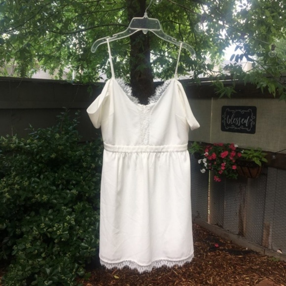 WAYF Bluff Lace Cold Shoulder Boho Mini Dress * - Picture 4 of 5